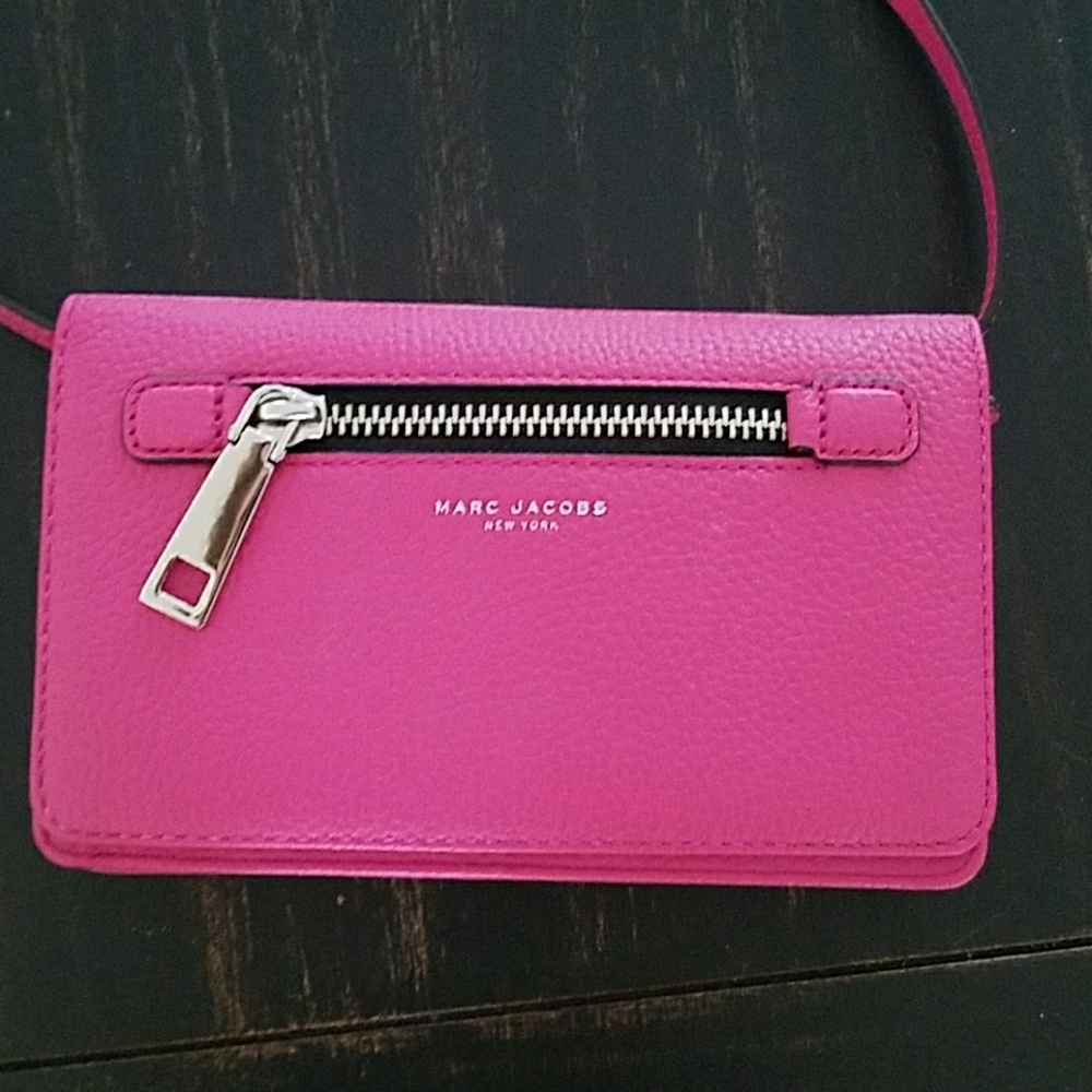 Marc Jacobs wallet crossbody